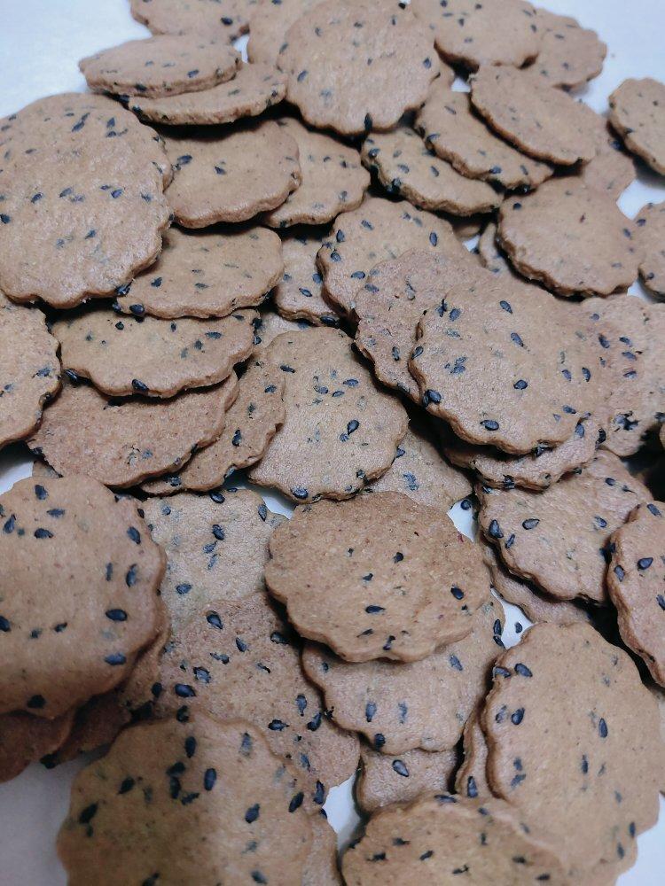 红糖黑芝麻饼干—酥脆无黄油快手版