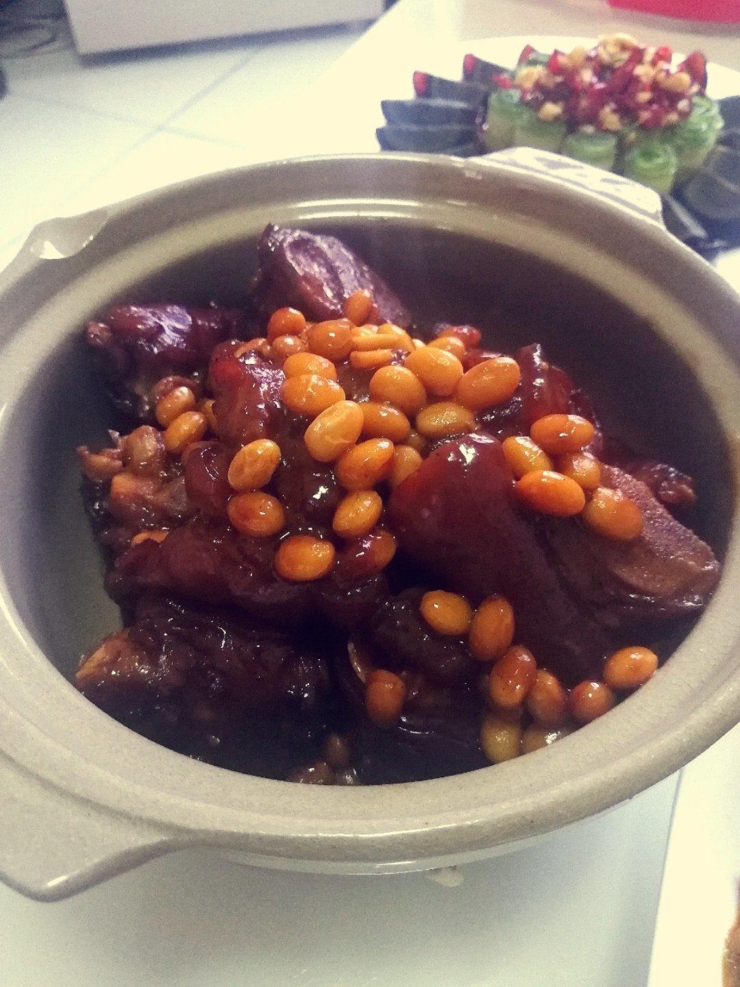 流口水的黄豆炖猪蹄