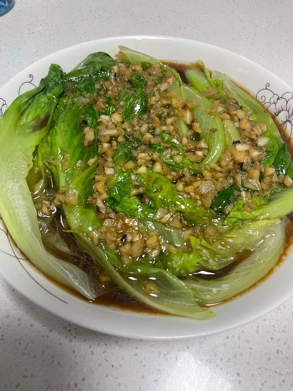 蒜蓉蚝油生菜，清脆爽口，色香味俱全