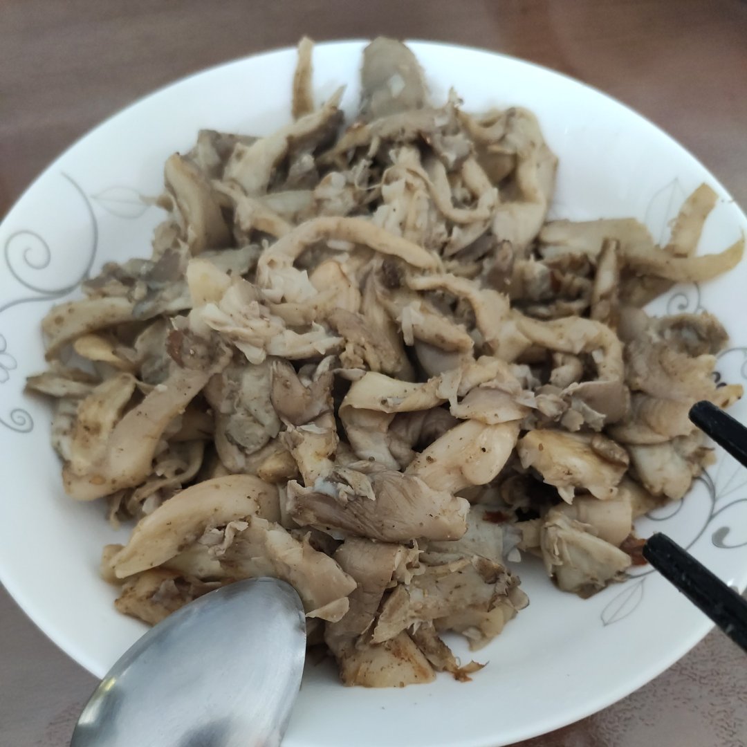 干煸平菇（有肉的味道）