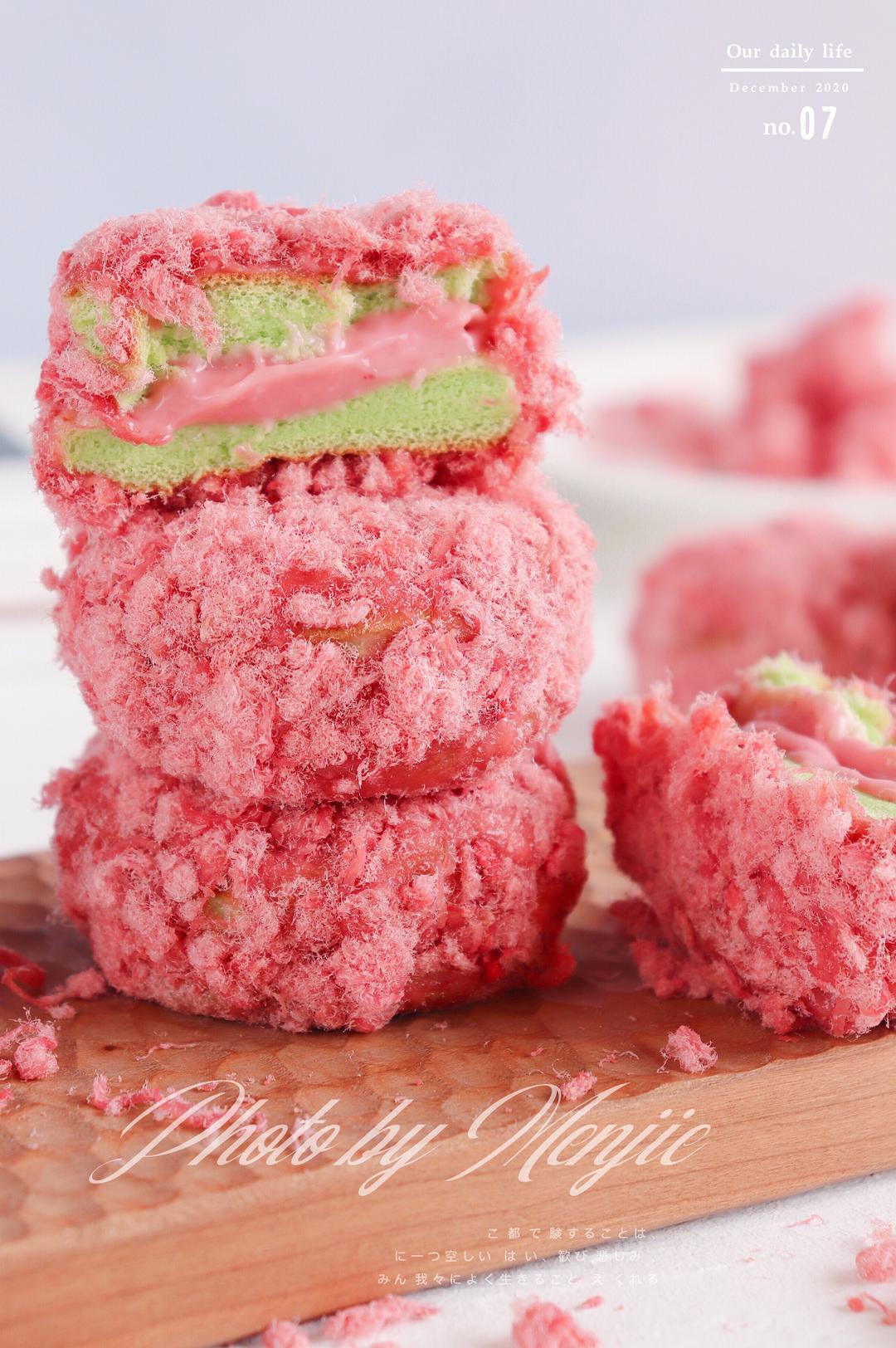 高颜值爆浆草莓肉松小贝的做法