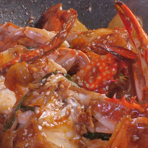 超鲜葱姜蒜炒蟹的做法 步骤5