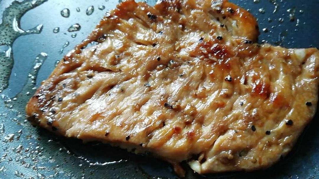 香煎鸡胸肉(蜂蜜蒜香)