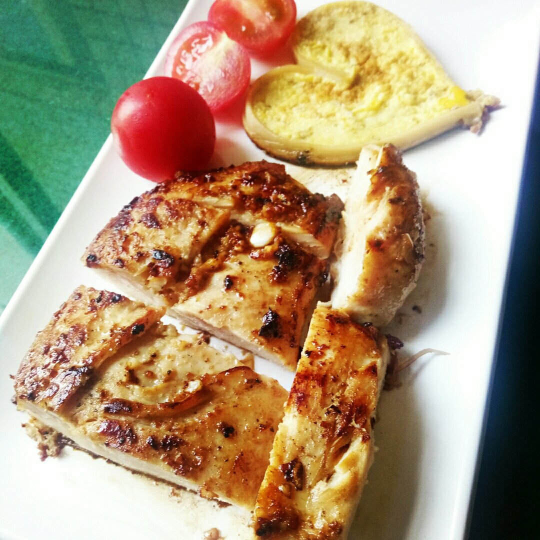 酷炫屌炸天好吃的煎鸡胸肉（香蒜蜂蜜煎鸡胸肉）