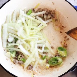 韩式泡菜豆腐锅/辣白菜豆腐汤的做法 步骤4
