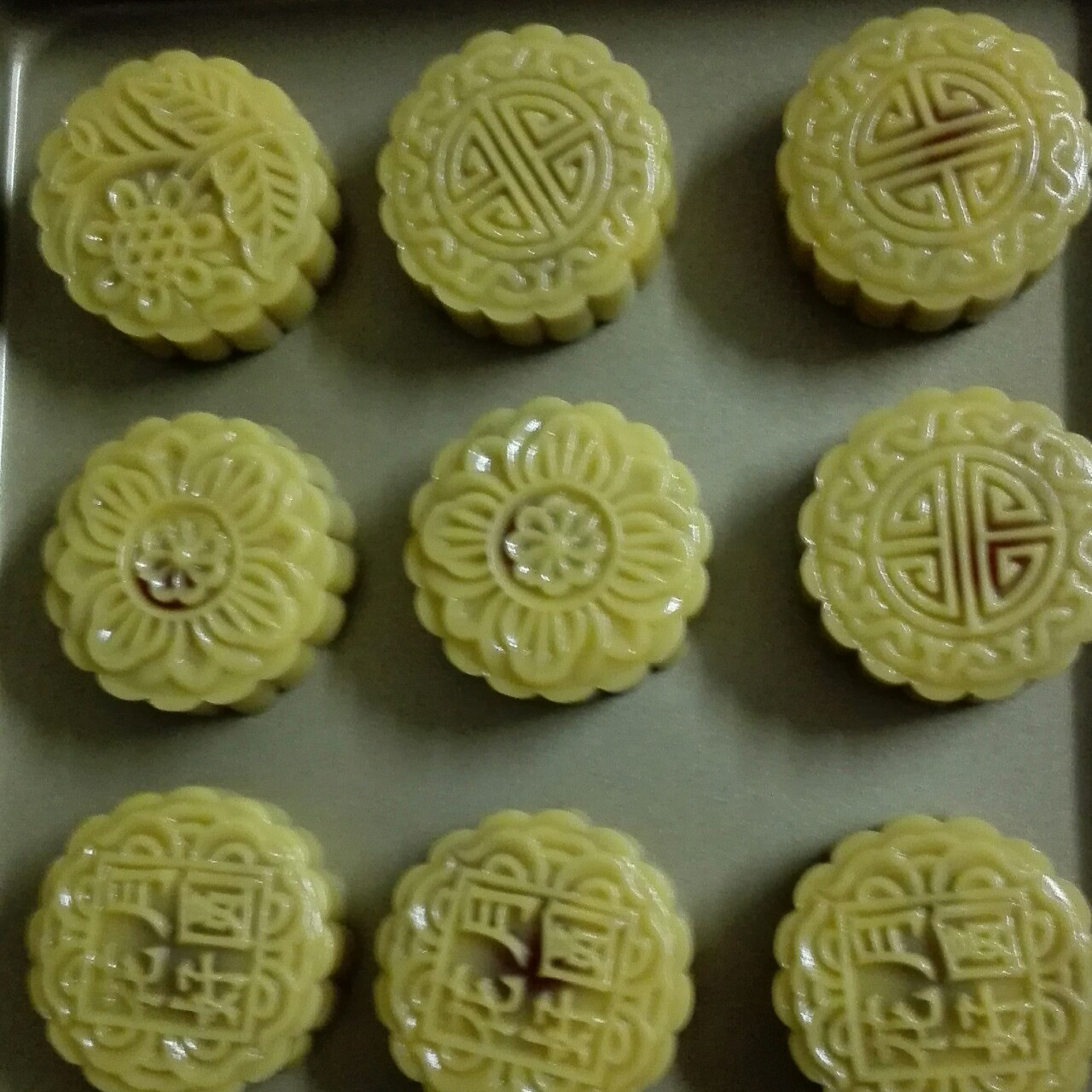 广式月饼——蛋黄莲蓉月饼