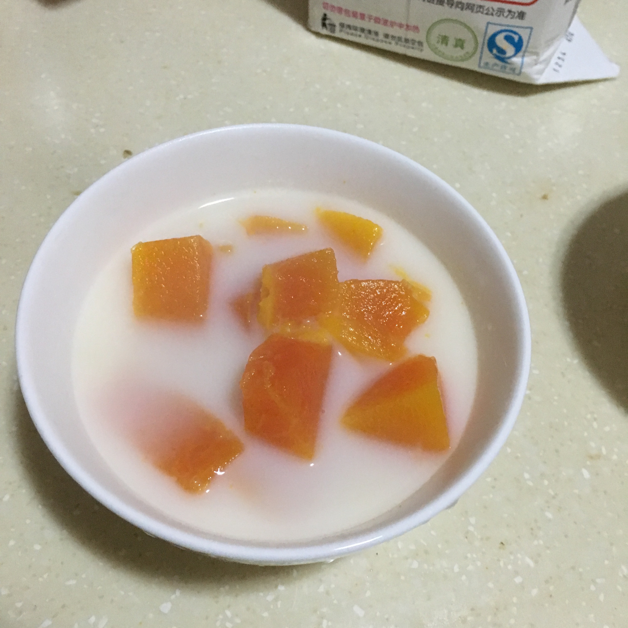 鲜奶炖木瓜
