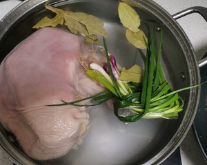 广式猪肚煲鸡的做法 步骤5