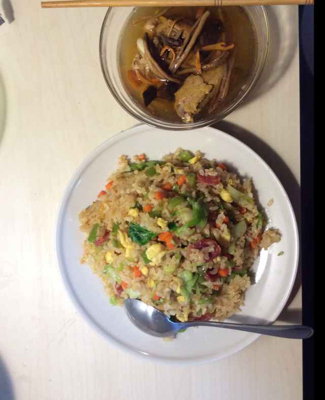 粒粒黄金腊肠炒饭（简易版）