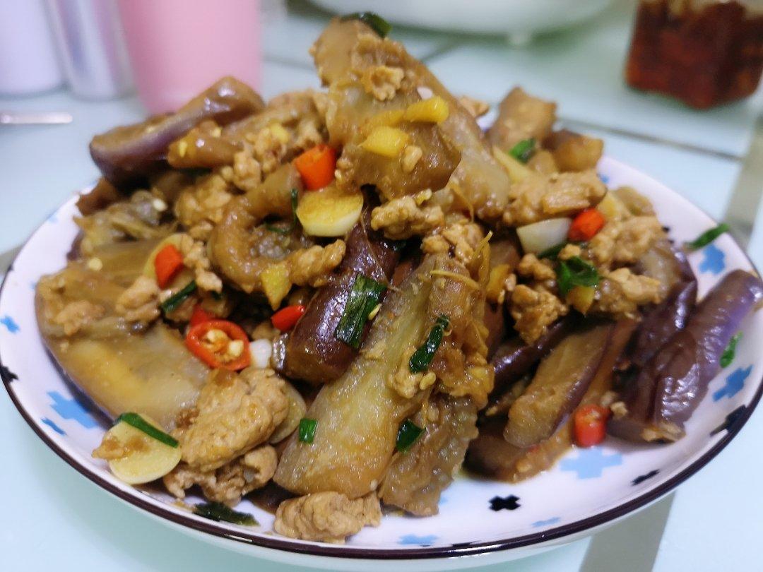 酱香肉末烧茄子