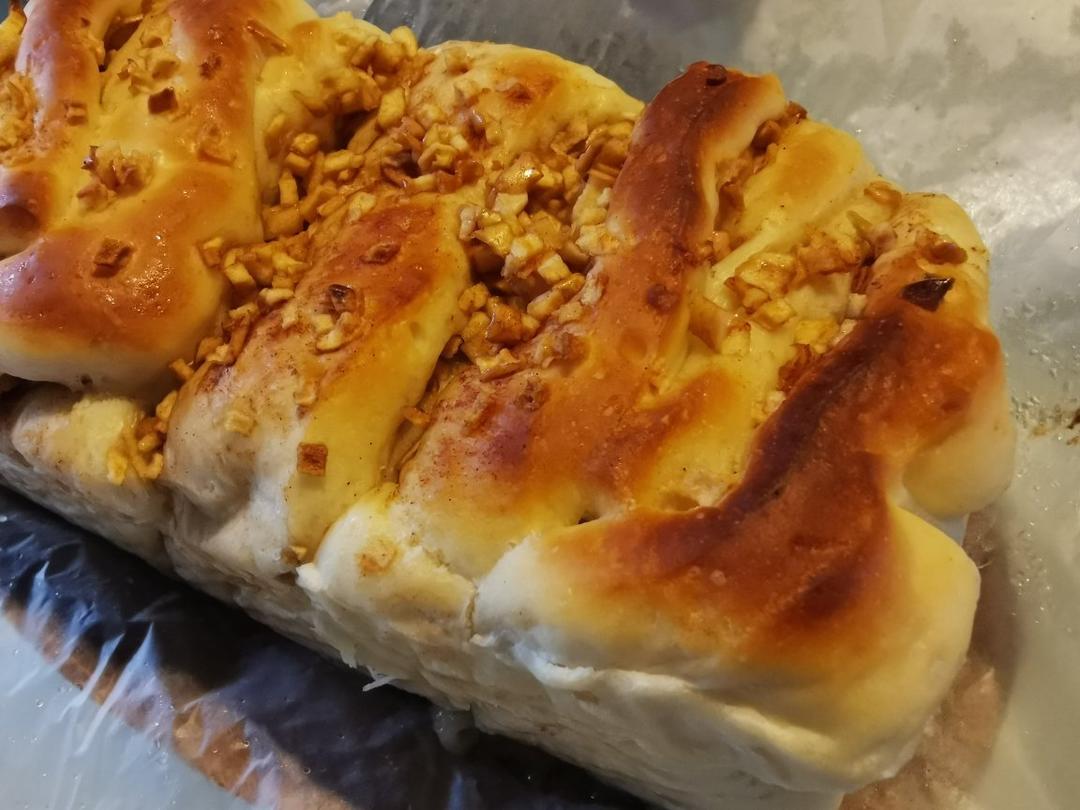 手撕苹果肉桂吐司（Pull Apart Bread）