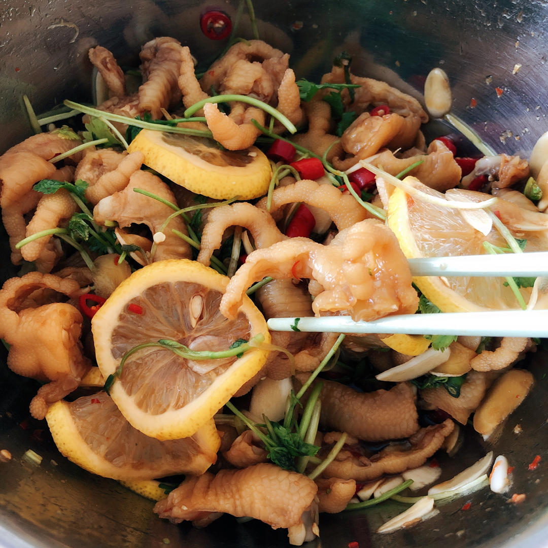 网红无骨酸辣鸡爪