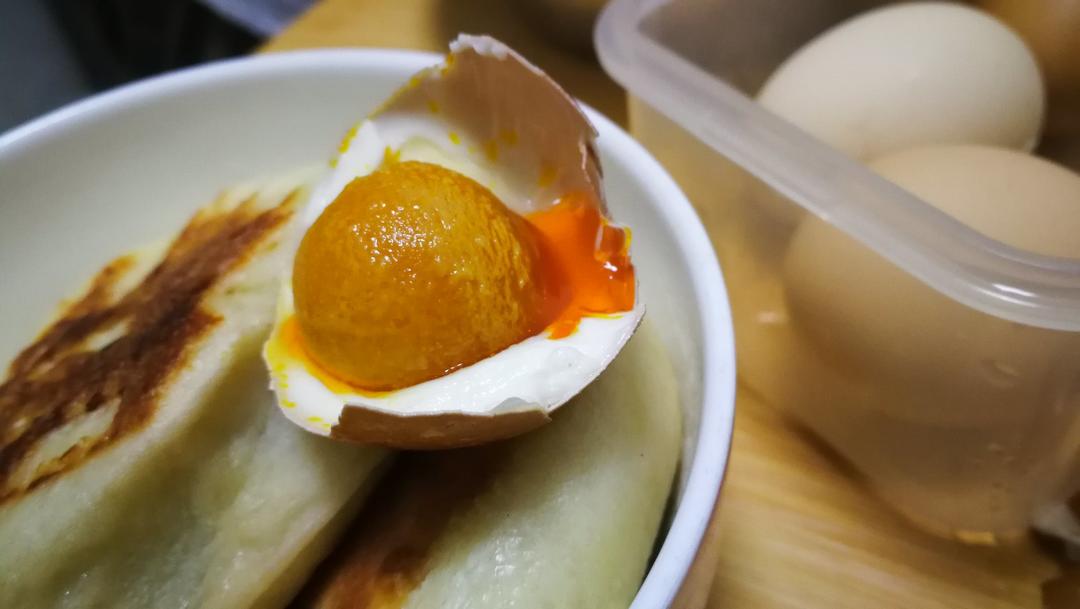 自制起砂流油咸鸡蛋