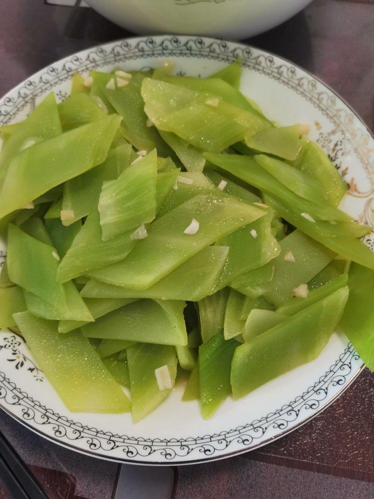 超简单的清炒莴笋