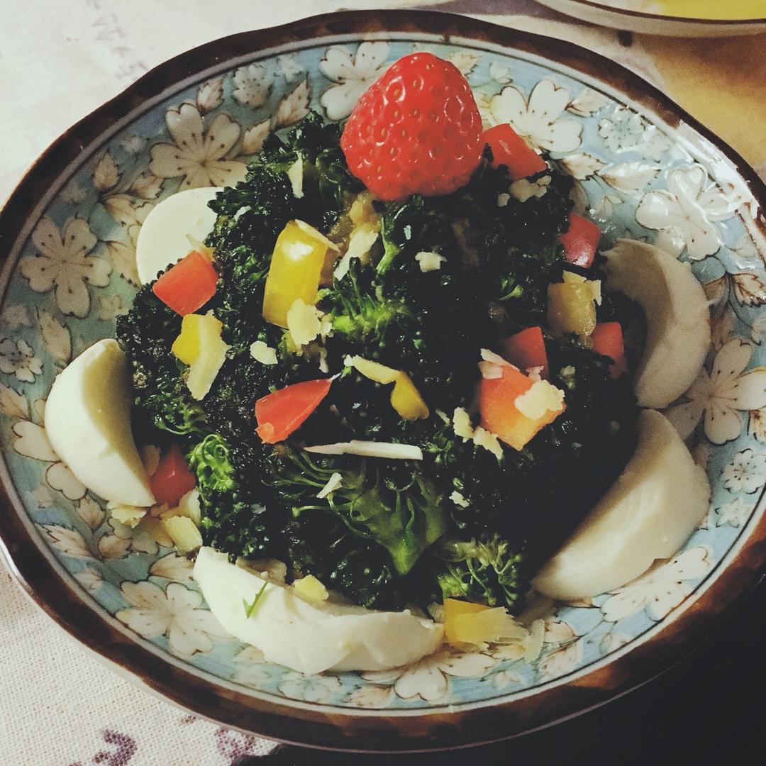 圣诞树沙拉的详细制作方法（西兰花土豆泥圣诞花环）