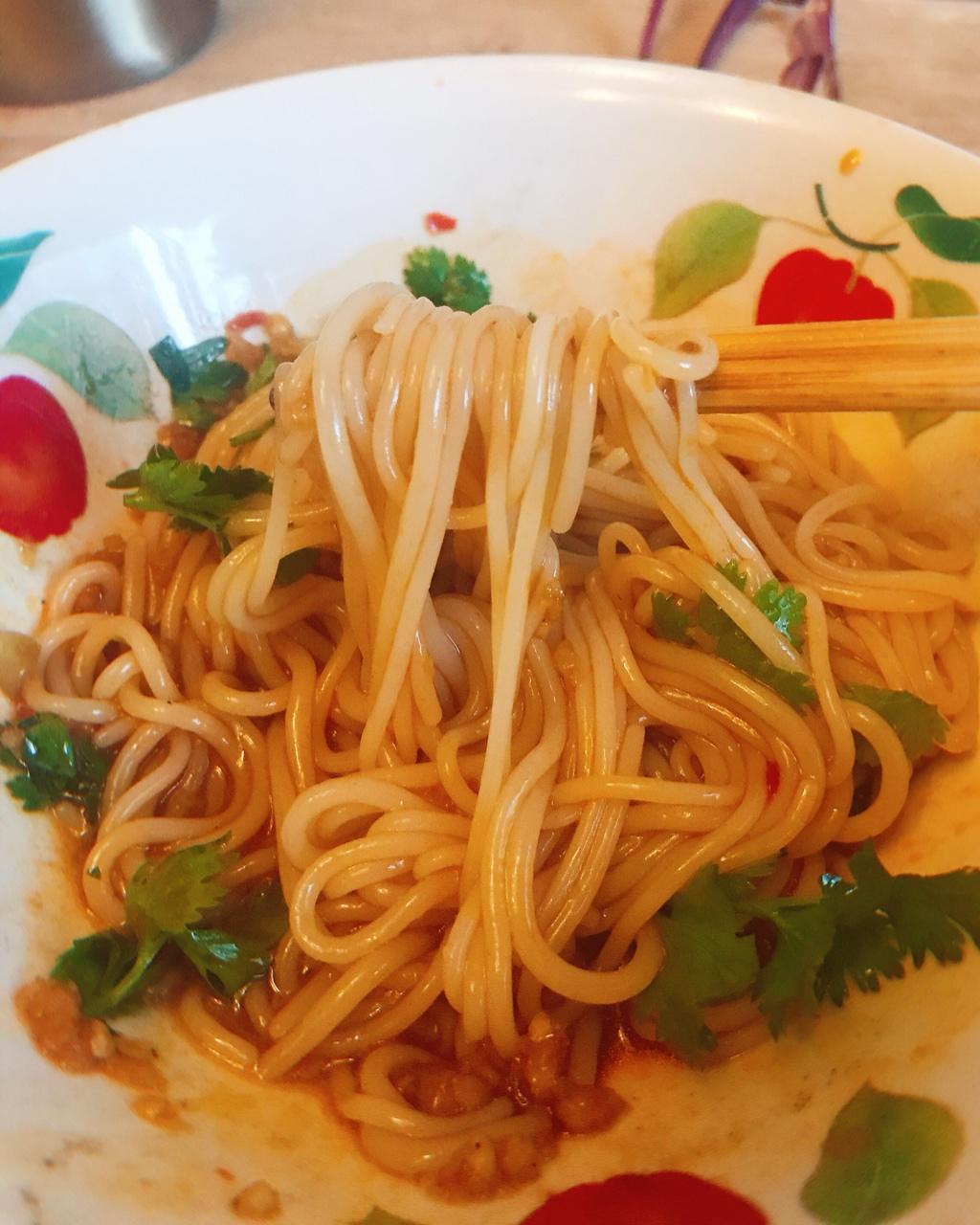 青冥行路做的腌粉(凉拌米粉)