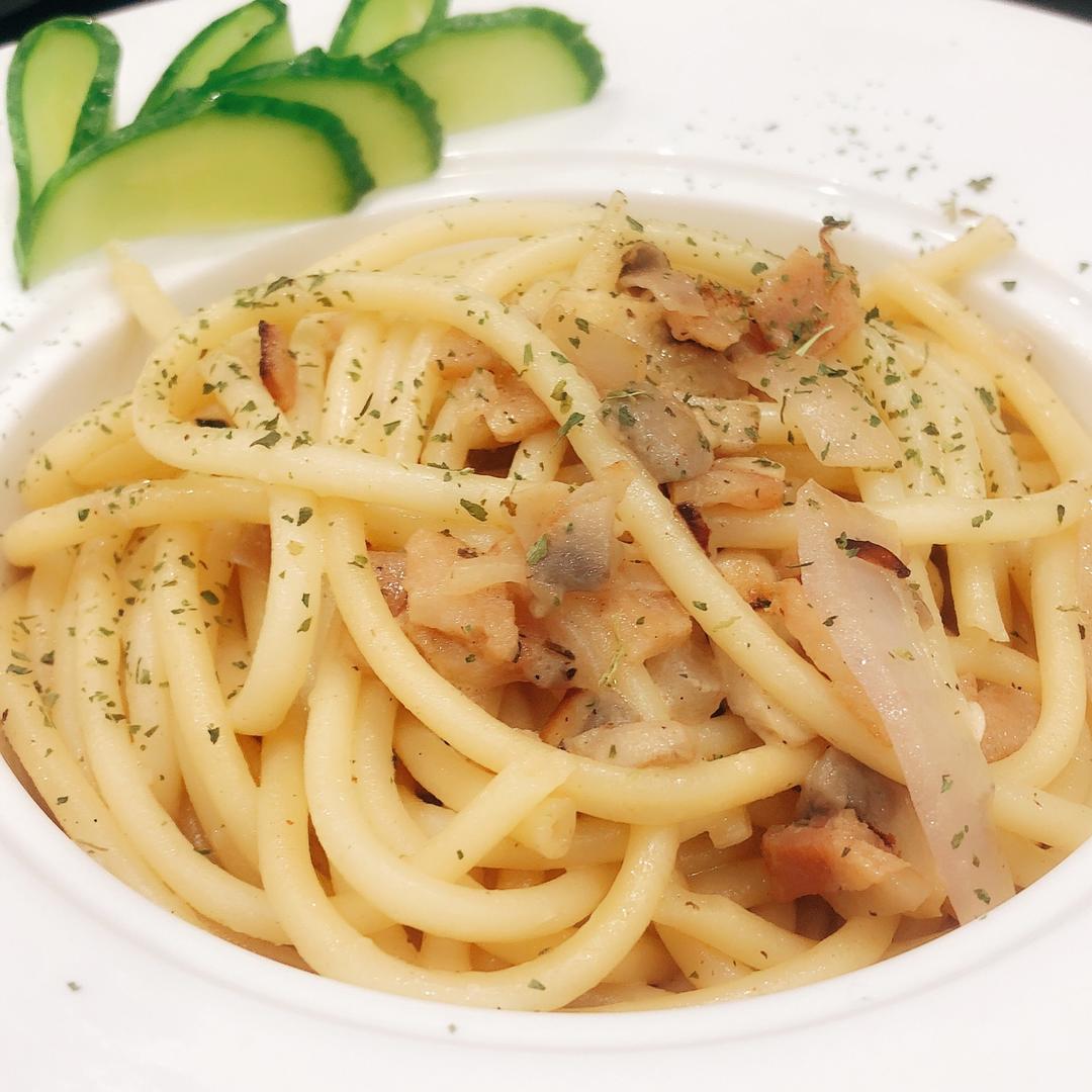 白蘑菇奶油培根意面