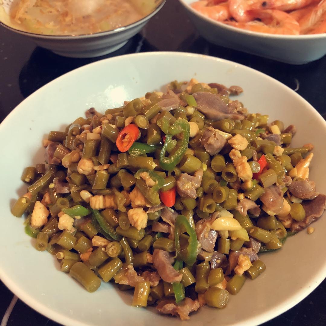酸豆角炒鸡胗