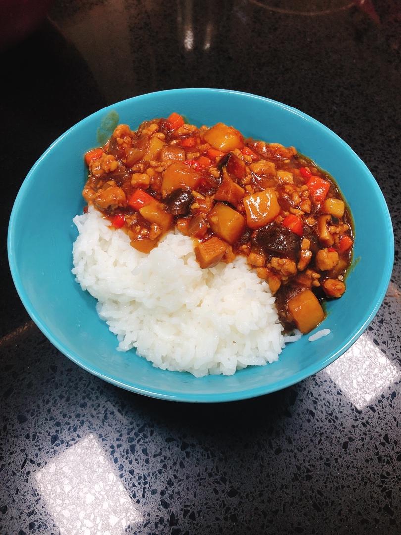 香菇土豆肉末饭