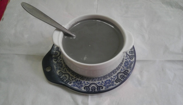 小心怡做的芝麻黑豆浆
