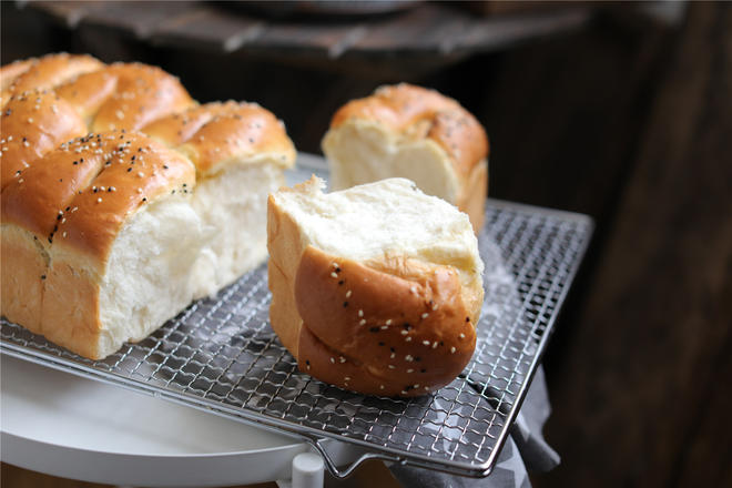 一碗白粥做成的松软面包的做法