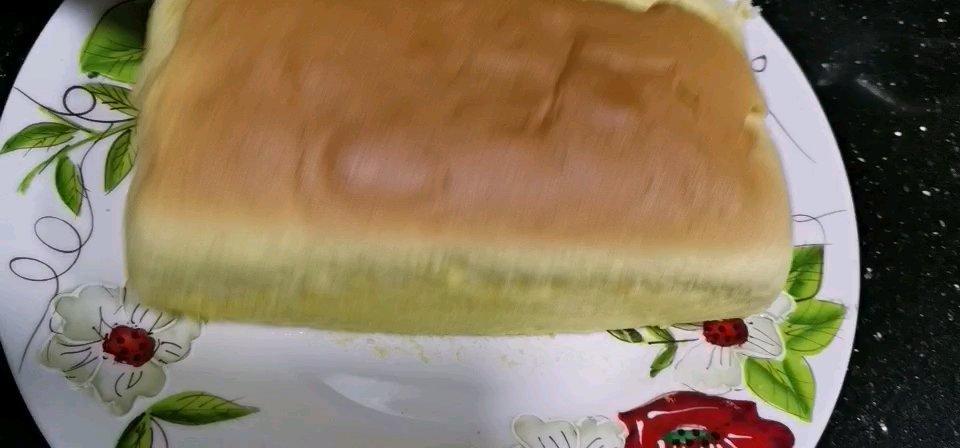 堪比柯基屁股
爆浆芝士🧀古早蛋糕