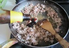 肉末豆米杏鲍菇丁的做法 步骤4
