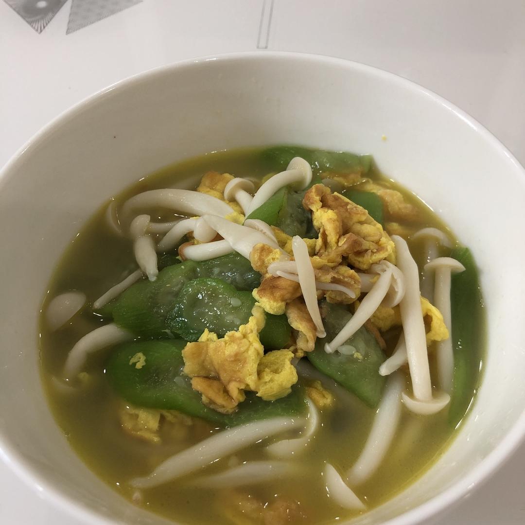 丝瓜鸡蛋烩白玉菇
