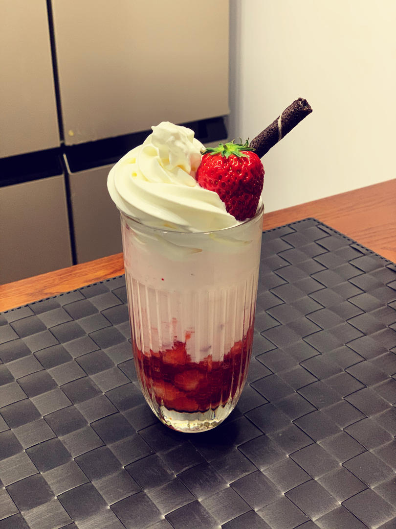 上古的云做的草莓酸奶酪酪