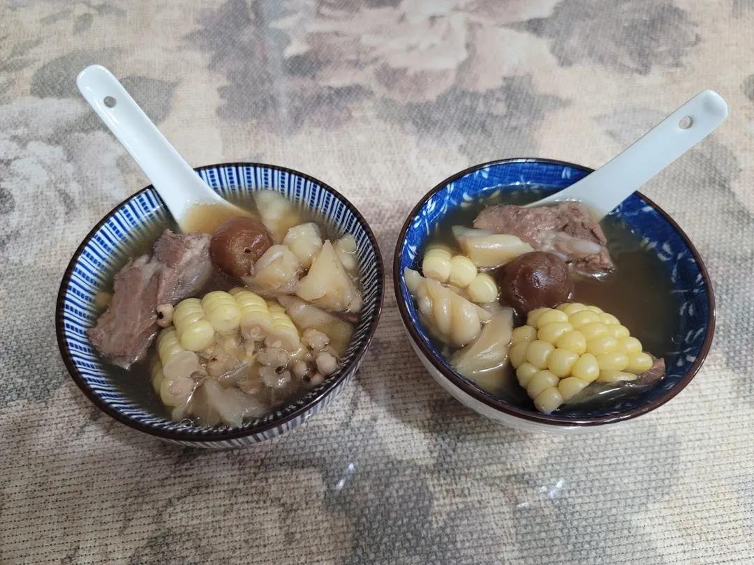 夏日清心苦瓜排骨汤，祛火毒祛油腻，简单快手