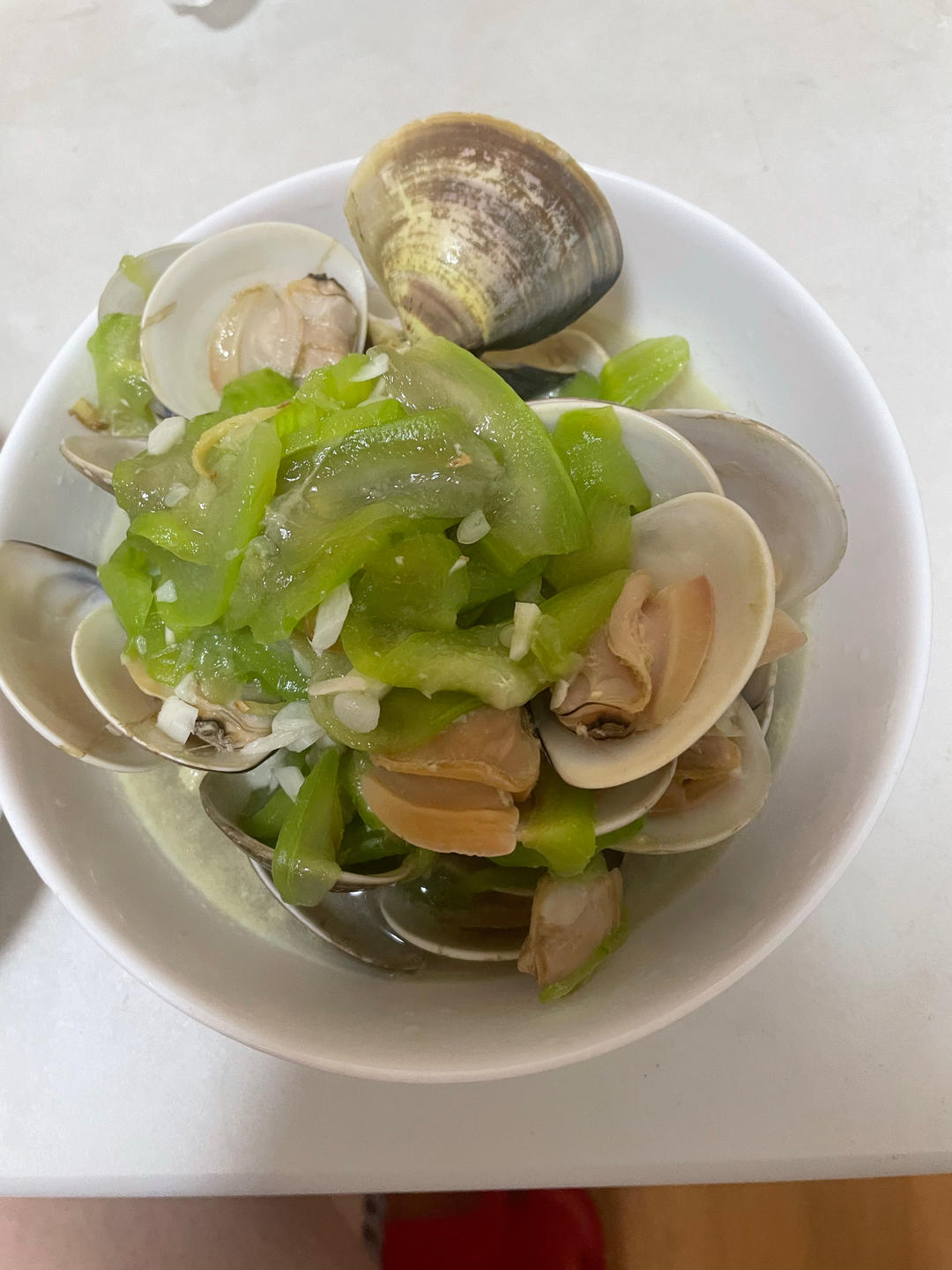 鲜掉眉毛的丝瓜炒花蛤，汤汁拌饭也是超级无敌！！