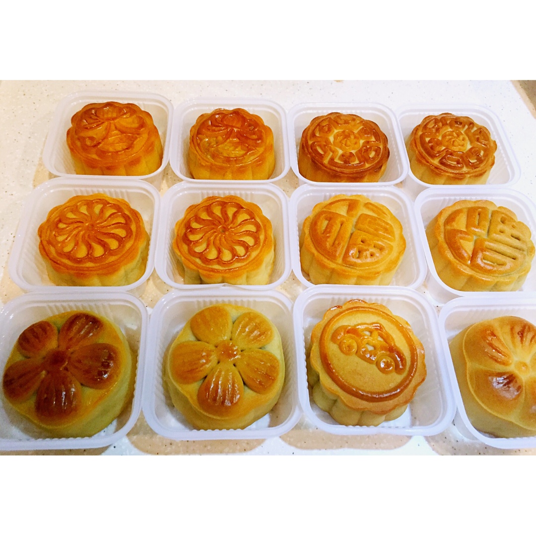 广式月饼—蛋黄莲蓉月饼