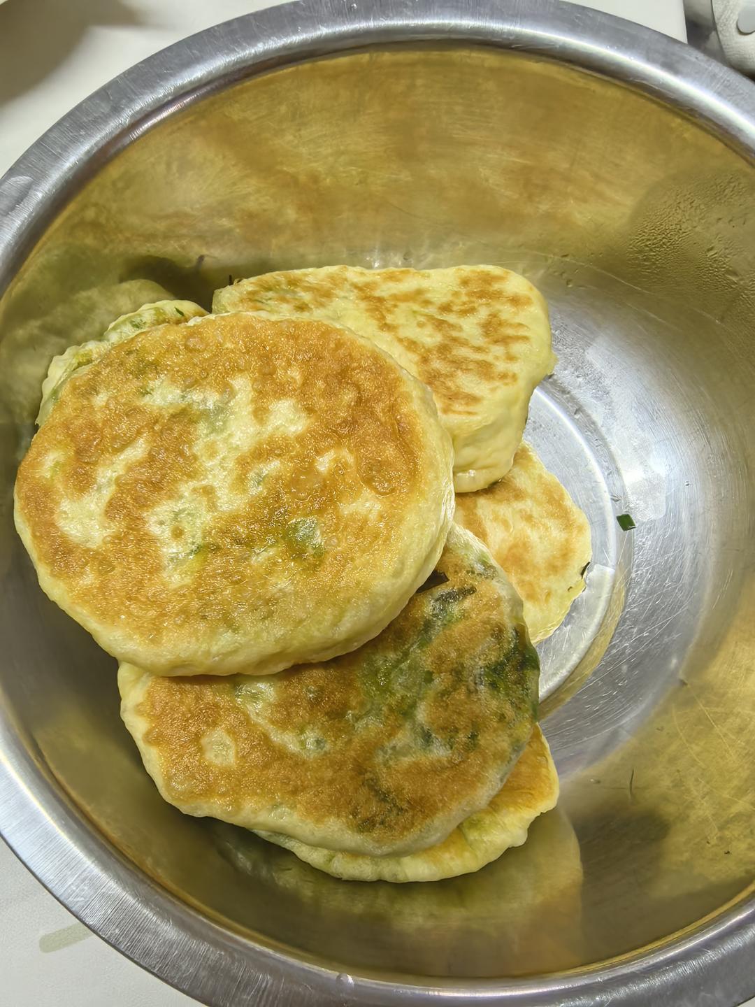 不用揉面，不用擀皮的韭菜鸡蛋发面馅饼