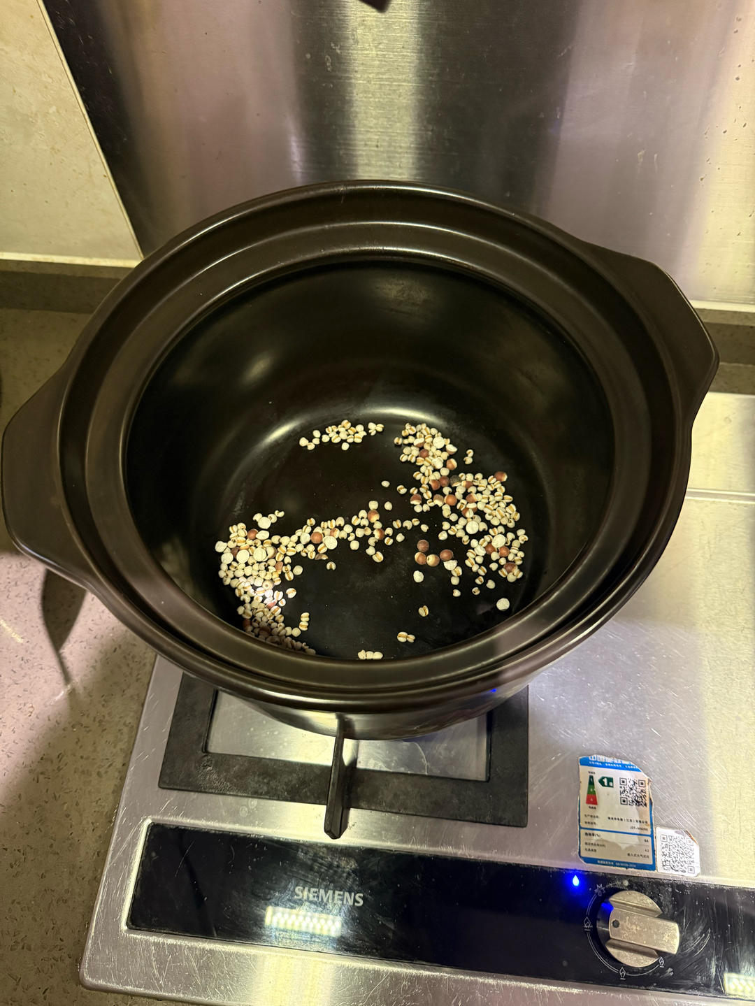 冬瓜薏米猪骨汤（清热解毒、祛湿）