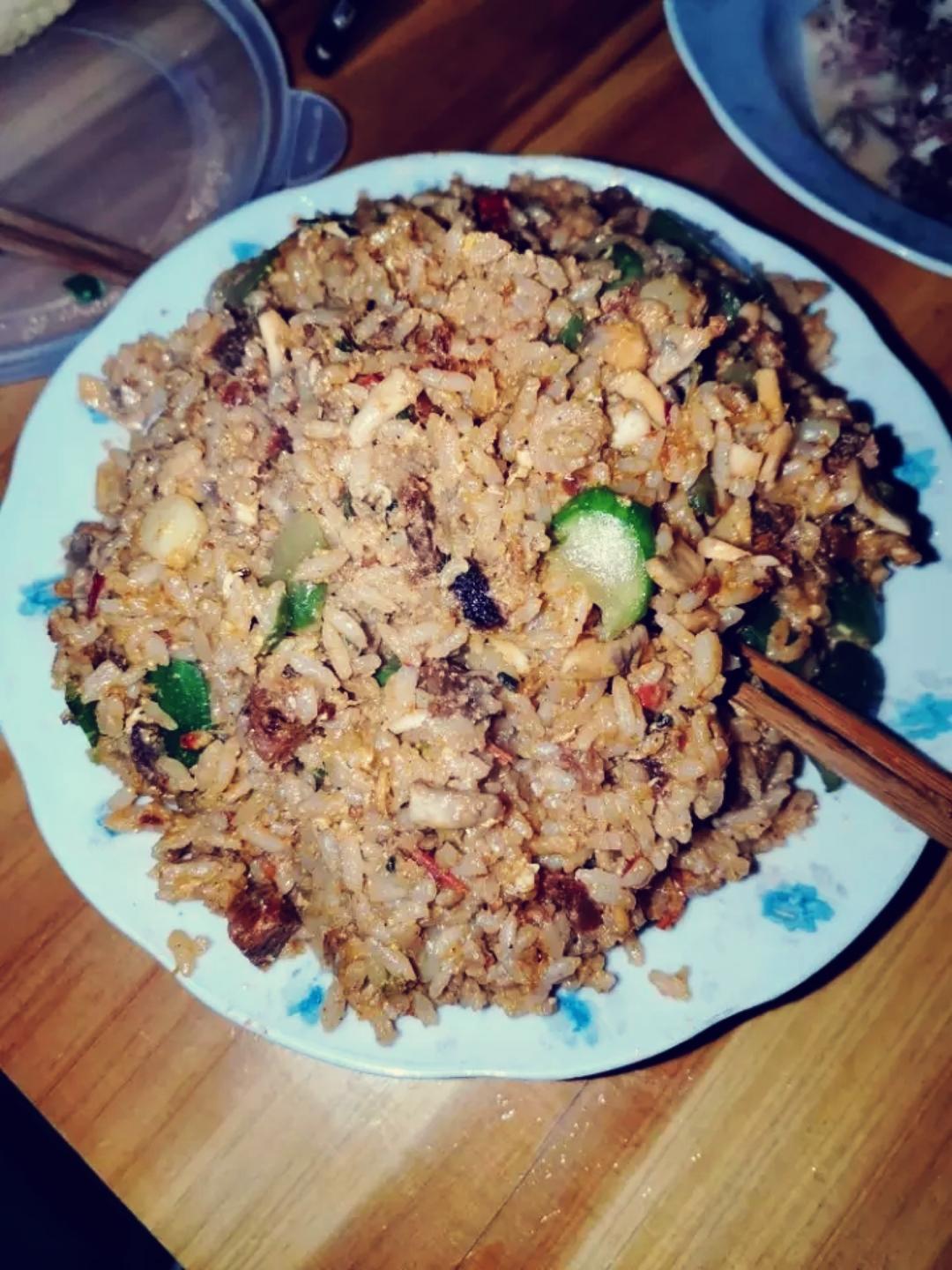 爆好吃的无敌腊肠炒饭