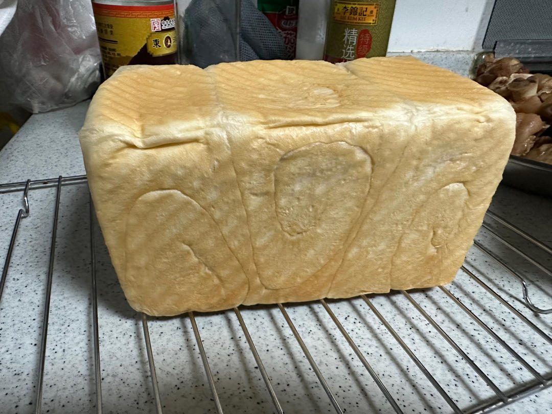 软到拿不起来的生吐司