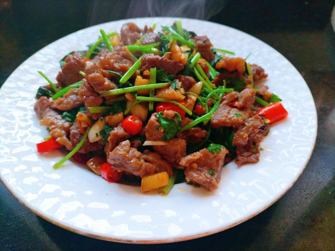 小炒黄牛肉，肉嫩味香！太好吃了简直是米饭杀手！