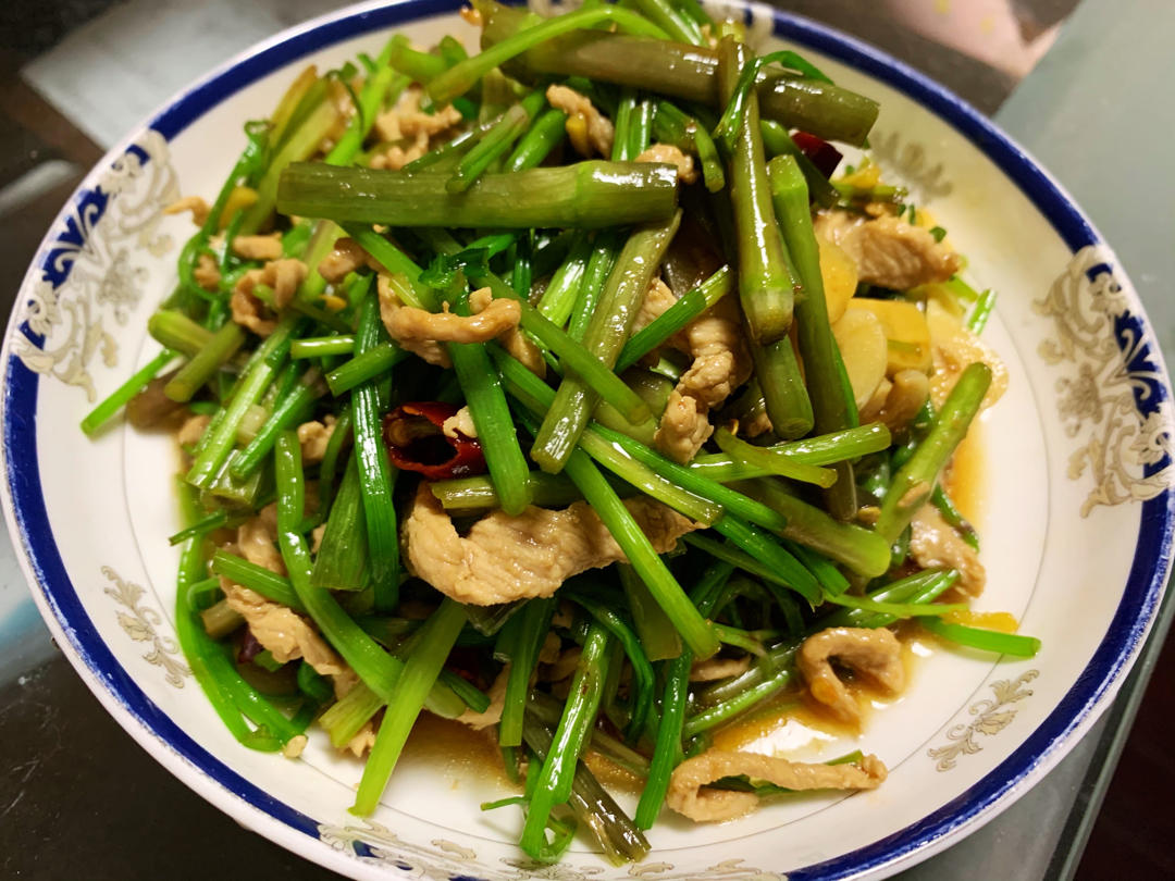 野芹菜炒牛肉（鲜嫩）