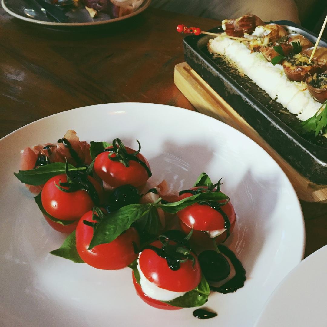 西葫芦番茄鸡蛋沙拉