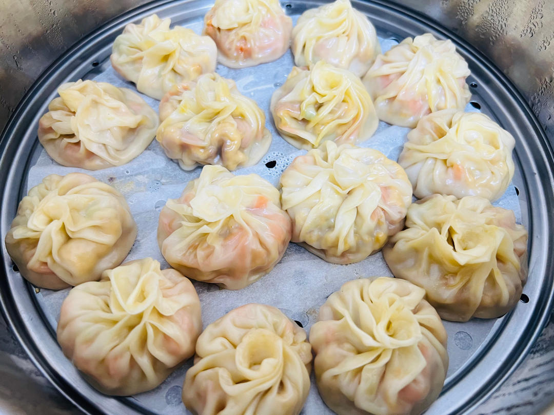 低脂低卡一口一个西葫芦鸡蛋素蒸包