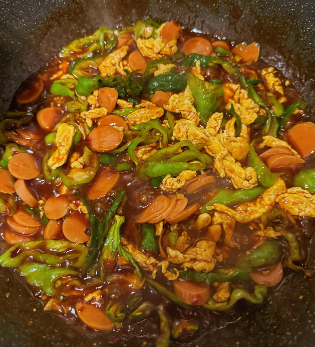 青椒鸡蛋火腿打卤面
