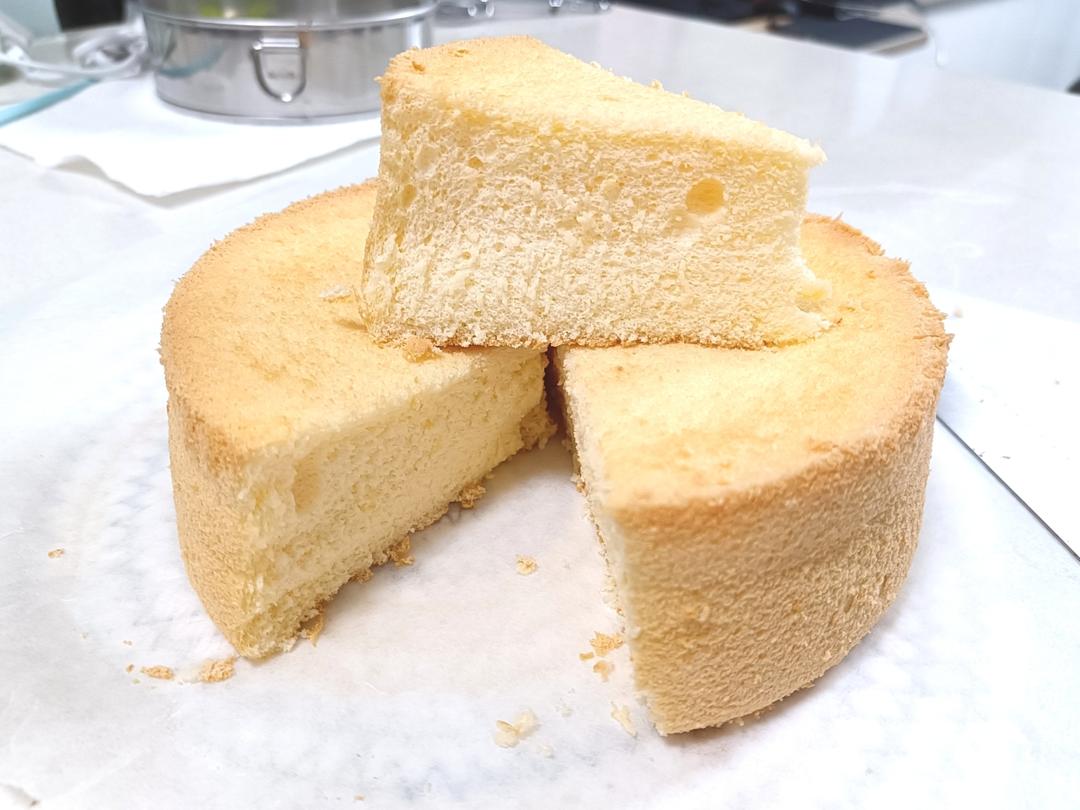 超简单完美戚风蛋糕（6寸2蛋）附打发、翻拌、脱模视频