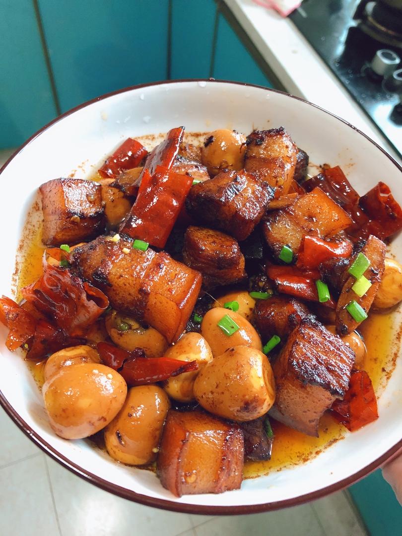 鹌鹑蛋红烧肉