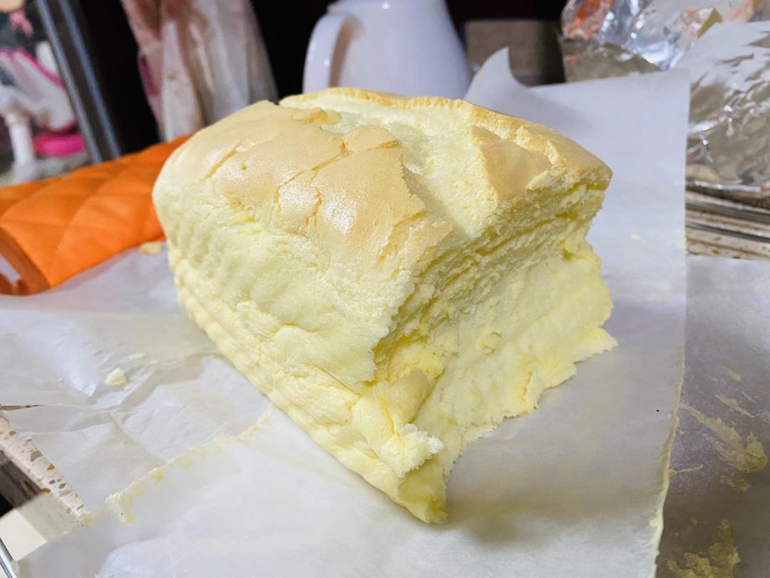 堪比柯基屁股
爆浆芝士🧀古早蛋糕