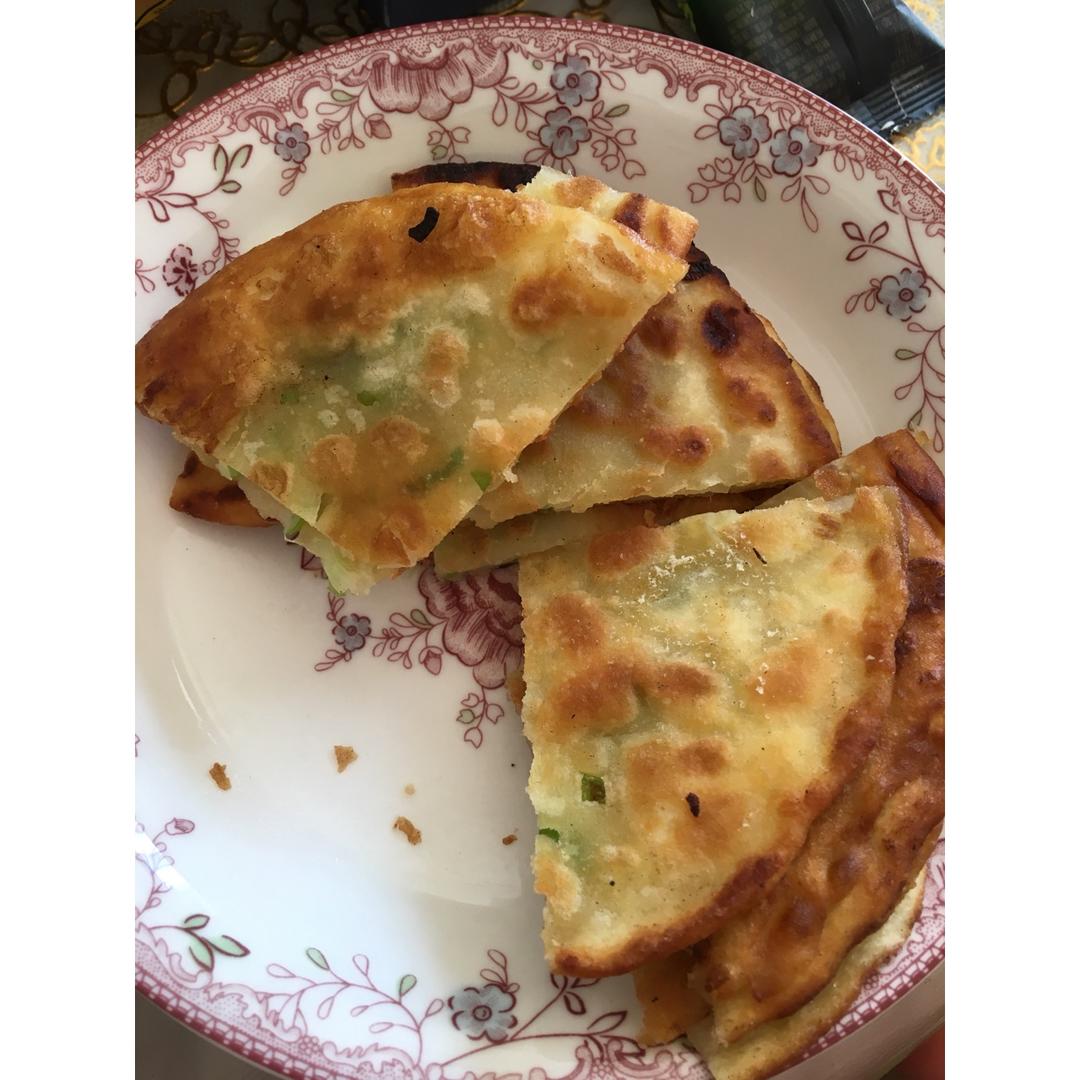 鸡蛋葱油饼                  （更新饼坯保存方法）