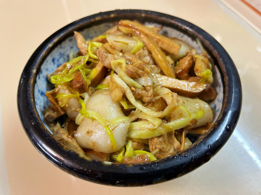 韭黄肉丝冬笋炒年糕