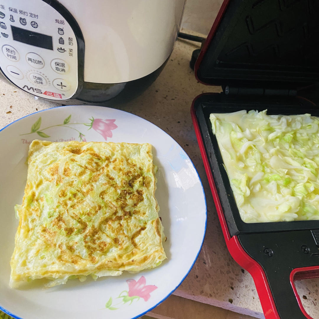 减脂早餐甘蓝包菜鸡蛋饼