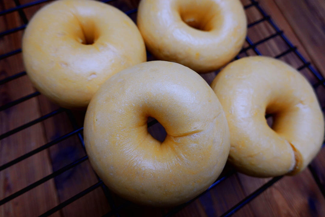 黄金芝士粉/竹炭松软型贝果