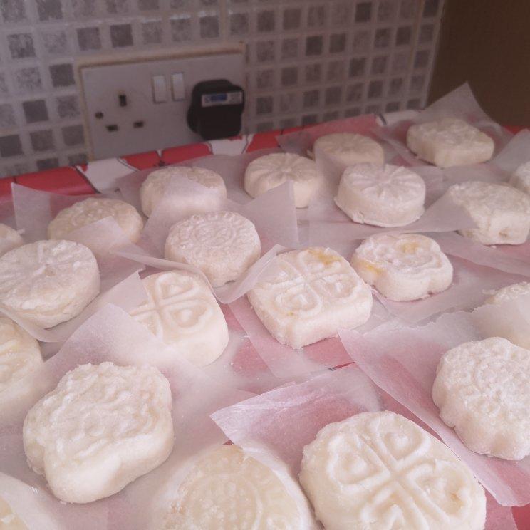 好吃到哭的冰皮月饼（细腻绿豆沙/榴莲）