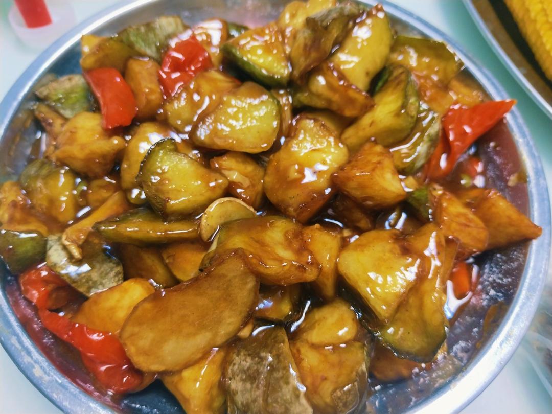 地三鲜（茄子，土豆，青椒）